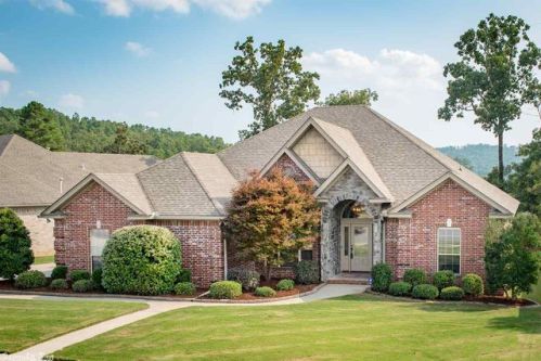 109 Lake Valley Dr, North Little Rock, AR 72113-5939