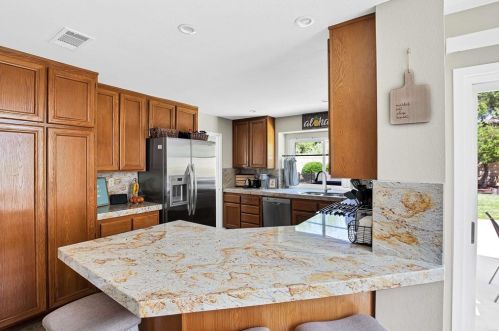 39810 Amberley Cir, Temecula CA  92591-7007 exterior