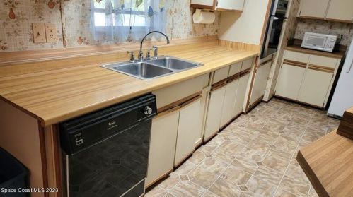 1214 Paurotis Dr, Sebastian FL  32976-7053 exterior