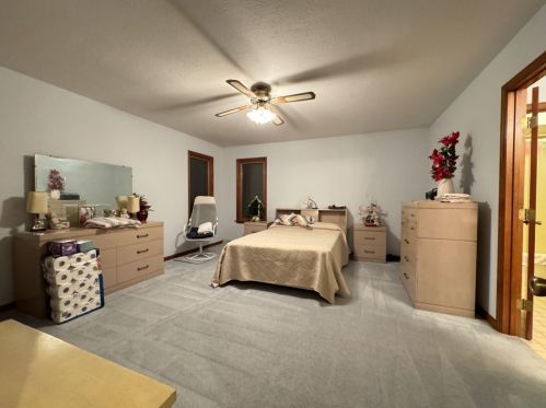 1 Cedar Pt, Newport KY  41076-1743 exterior