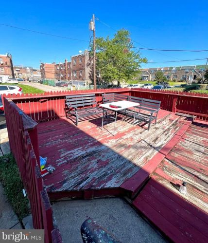 6339 Elmhurst St, Philadelphia PA 19111-5804 exterior