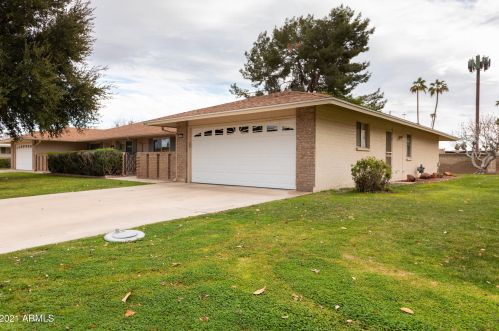 10207 Royal Oak Rd, Sun City, AZ 85351-2716