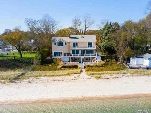 725 Terry Ln, Southold, NY 11971-1575