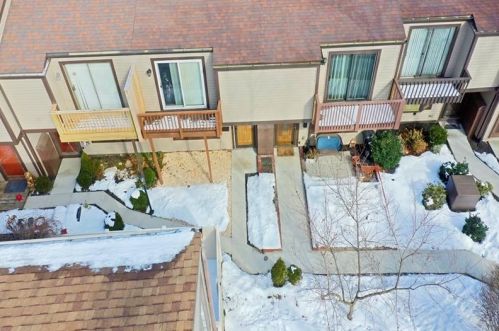 484 Hunting Creek Rd, Canonsburg, PA 15317-2328
