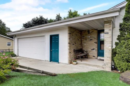 1911 Beck Ln, West Bend, WI 53090-7512