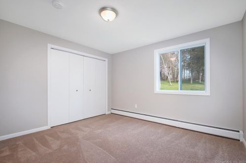 124 Park Dr, Kensington CT  06037-3815 exterior