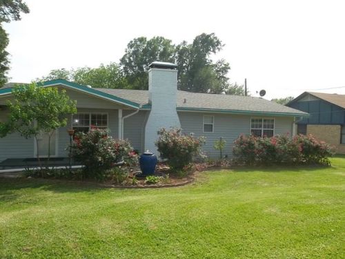 2182 Royal Dr, Chandler, TX 75758-5619