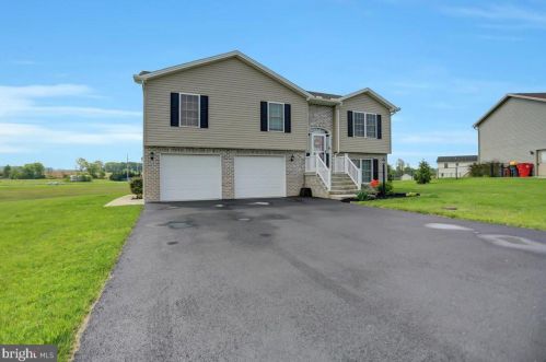 51 Noble Dr, Lees Cross Roads, PA 17257-8861