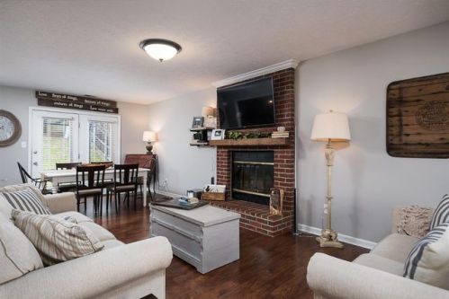 4545 Cranbrook Ct, Lexington, KY 40515-1875