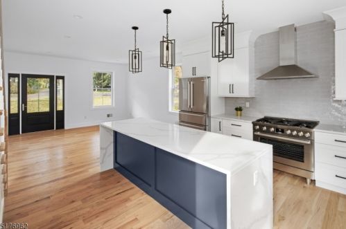 38 Old Smalleytown Rd, Warren NJ  07059-5446 exterior