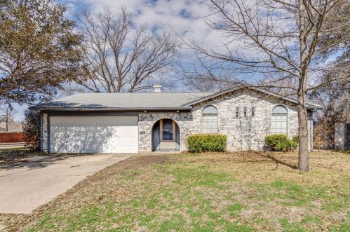 6020 Holiday Ln, Fort Worth, TX 76180-6144
