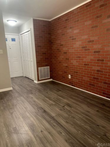 17 Lear Ct, East Brunswick NJ  08816-1863 exterior