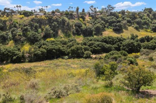 4633 Mount Armet Dr, San Diego CA  92117-4718 exterior