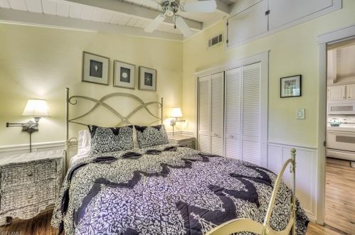 966 Fitzhugh St, Sanibel FL  33957-4520 exterior