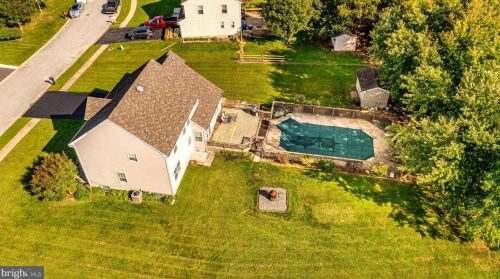 101 Stoneridge Pl, Bear DE  19701-1952 exterior