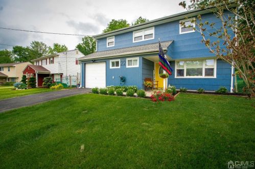 22 Bush Pkwy, East Brunswick, NJ 08816-2207
