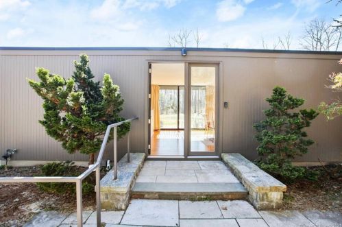 178 Sleepy Hollow Rd, New Canaan CT  06840-3213 exterior