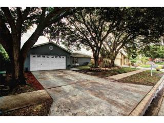 8165 Perth Dr, Largo, FL 33773-2942