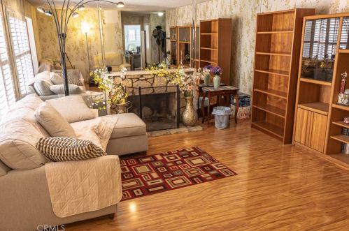 20202 Wadley Ave, Long Beach, CA 90746-3049
