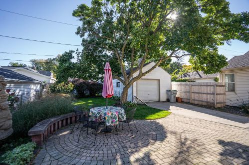 200 79, Milwaukee WI 53219-1707 exterior