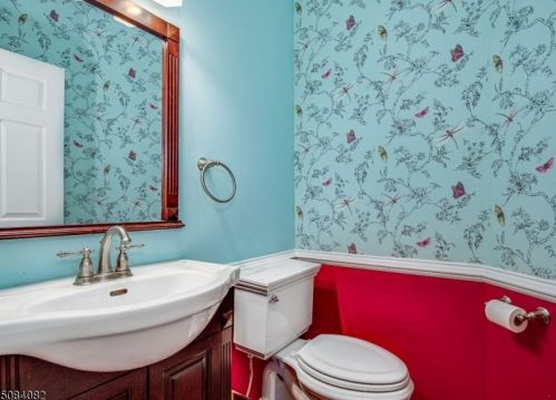27 Kern Dr, Roxbury Township NJ  07836-9726 exterior