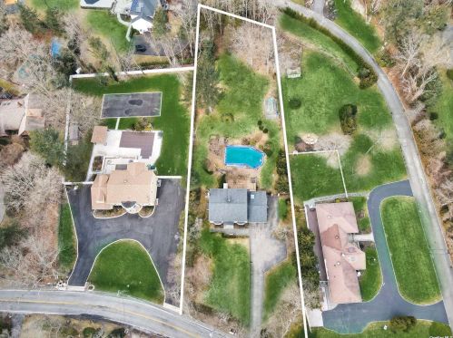 624 Caledonia Rd, Huntington Station NY 11746-5116 exterior