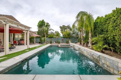 15 Napoleon Rd, Rancho Mirage CA  92270-2715 exterior