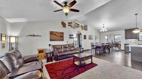 3549 Sunny Hill Ct, Green Bay, WI 54313