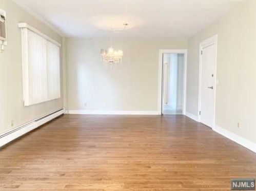 378 Park Ave, Fairview NJ  07022-1114 exterior