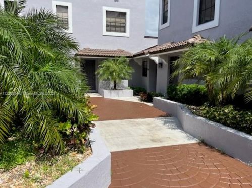 11737 11th St, Hollywood, FL 33026-4340