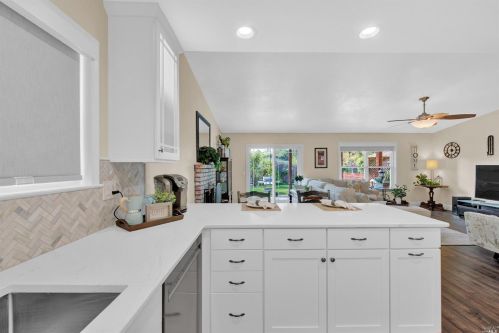 1000 Woodridge Dr, Vacaville CA  95687-6440 exterior