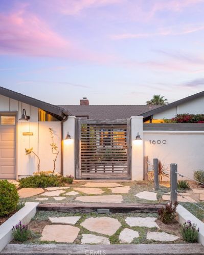 1600 Kent Ln, Newport Beach, CA 92660-4731