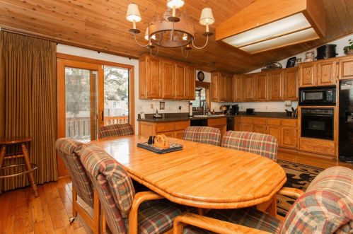 1253 Panorama Dr, Big Bear City CA  92314-9828 exterior