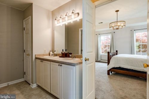 1048 Ryans Run, Boothwyn PA  19060-4411 exterior