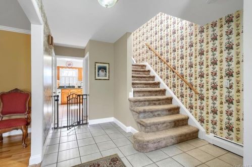 11 Hillside Ter, Monroe NY  10950-2515 exterior