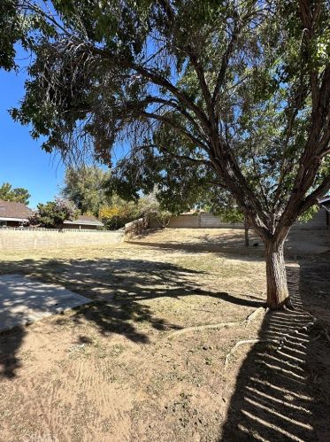 44840 Hanstead Ave, Lancaster CA  93535-2739 exterior
