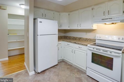 4882 Wood Lilly Ct, Woodbridge VA  22192-6137 exterior