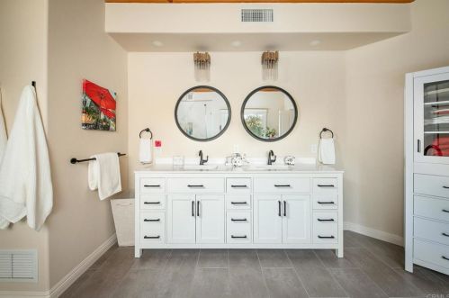 26285 Calle De Encinas, Valley Center CA  92082-7464 exterior