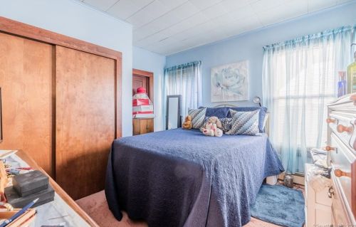 48 Ctr St, United States Coast Guard Ac CT  06320-5344 exterior