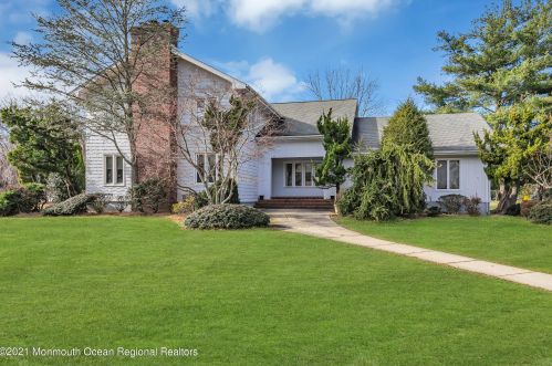 11 Carbury Rd, Tinton Falls, NJ 07712-2501