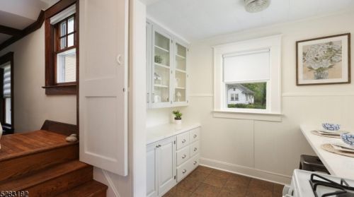 235 Seneca Pl, Westfield NJ  07090-4348 exterior