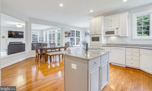 42104 Glynn Tarra Pl, Leesburg VA  20176-5478 exterior