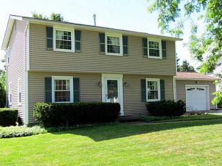 115 Bay Knoll Rd, Rochester, NY 14622-3033
