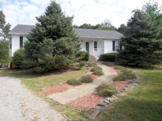 2701 Farms Cir, Woodlawn, TN 37191-9340