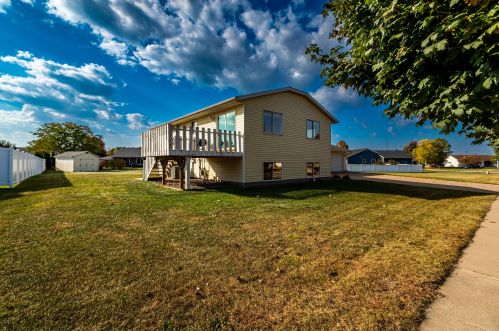 904 Winchester Ln, Holmen WI  54636-8713 exterior