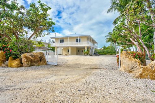 28 Mutiny Pl, Key Largo, FL 33037-2326