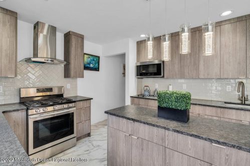 26 Casco Ct, Lakewood NJ  08701-5779 exterior