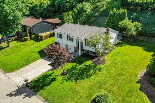 19 Royal Oak Dr, New Kensington, PA 15068-2553