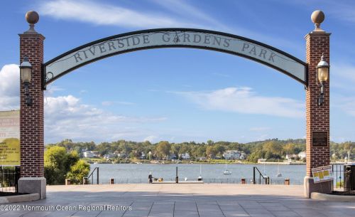 11 Fisher Pl, Tinton Falls NJ  07701-2317 exterior