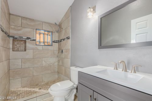 1202 Bethany Home Rd, Phoenix AZ  85015-1938 exterior